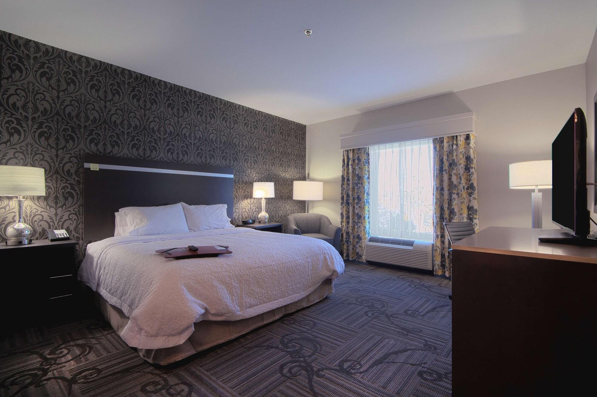 Hampton Inn & Suites Columbus/University Area Exteriör bild