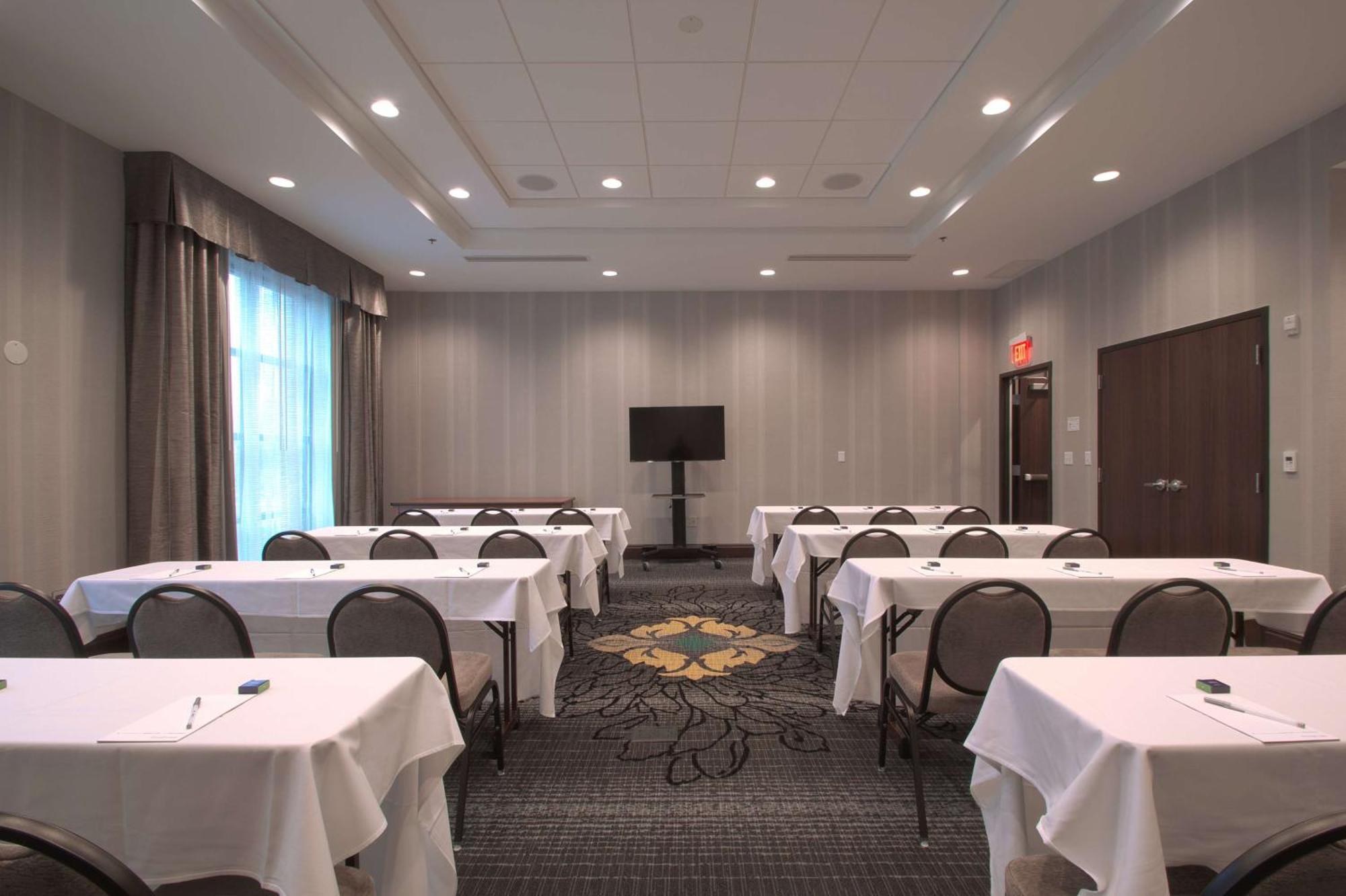 Hampton Inn & Suites Columbus/University Area Exteriör bild
