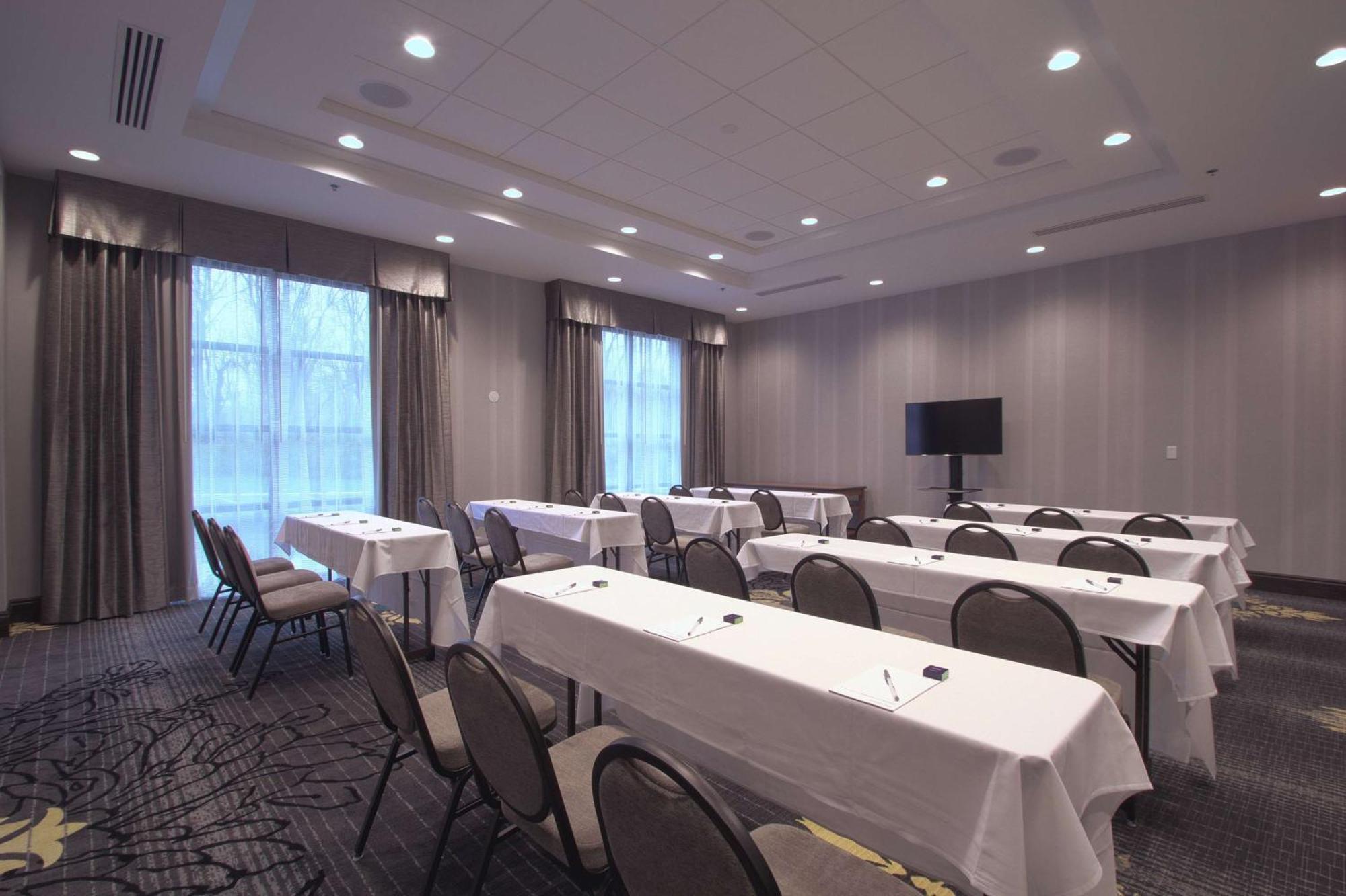 Hampton Inn & Suites Columbus/University Area Exteriör bild