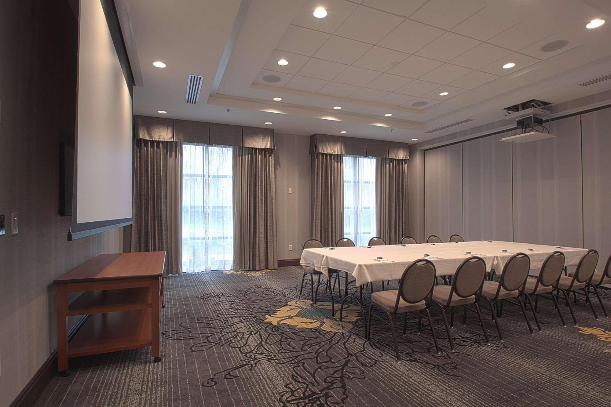 Hampton Inn & Suites Columbus/University Area Exteriör bild