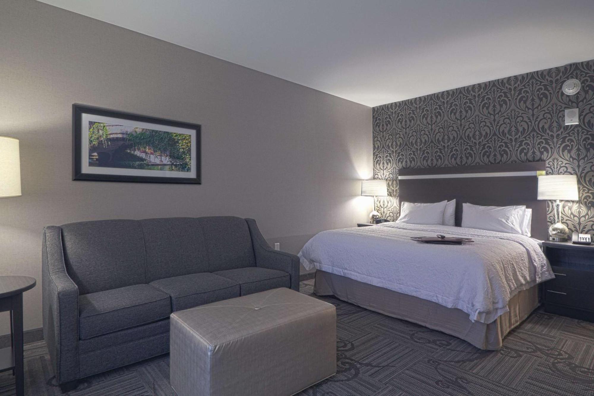 Hampton Inn & Suites Columbus/University Area Exteriör bild