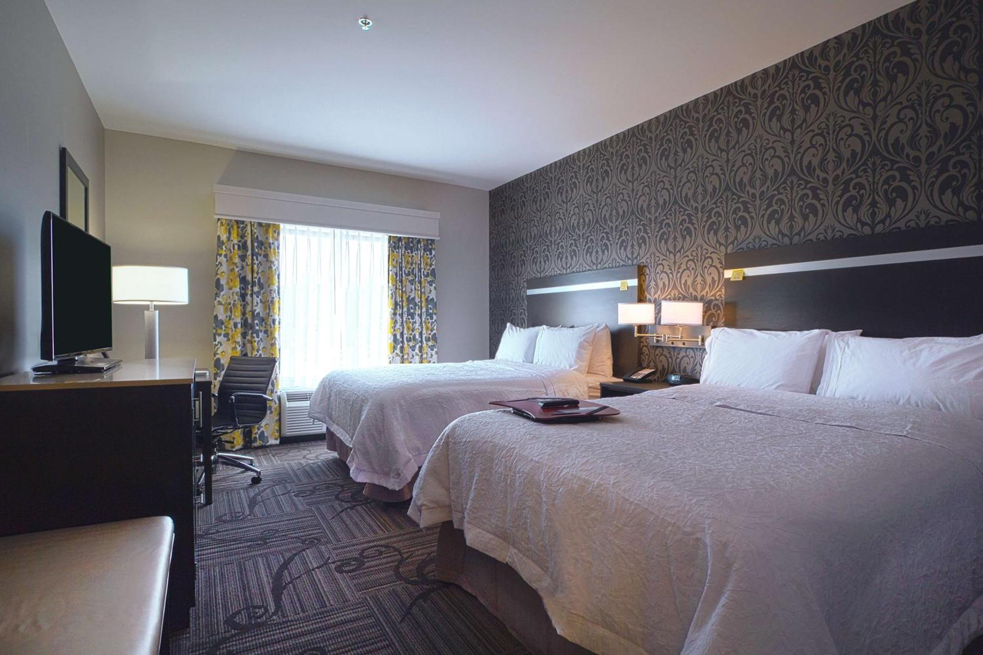 Hampton Inn & Suites Columbus/University Area Exteriör bild