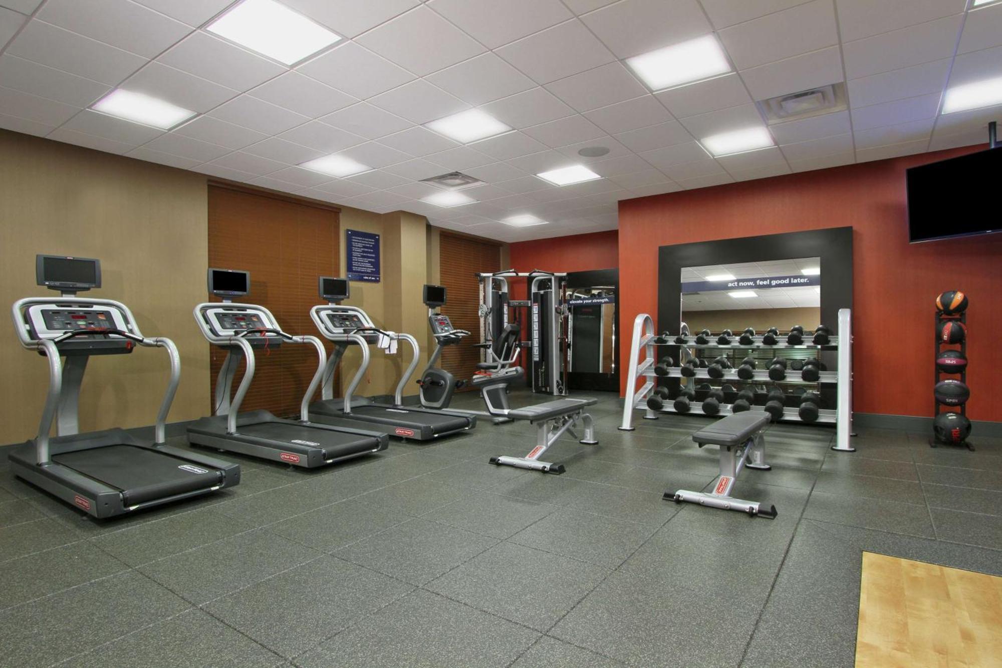Hampton Inn & Suites Columbus/University Area Exteriör bild