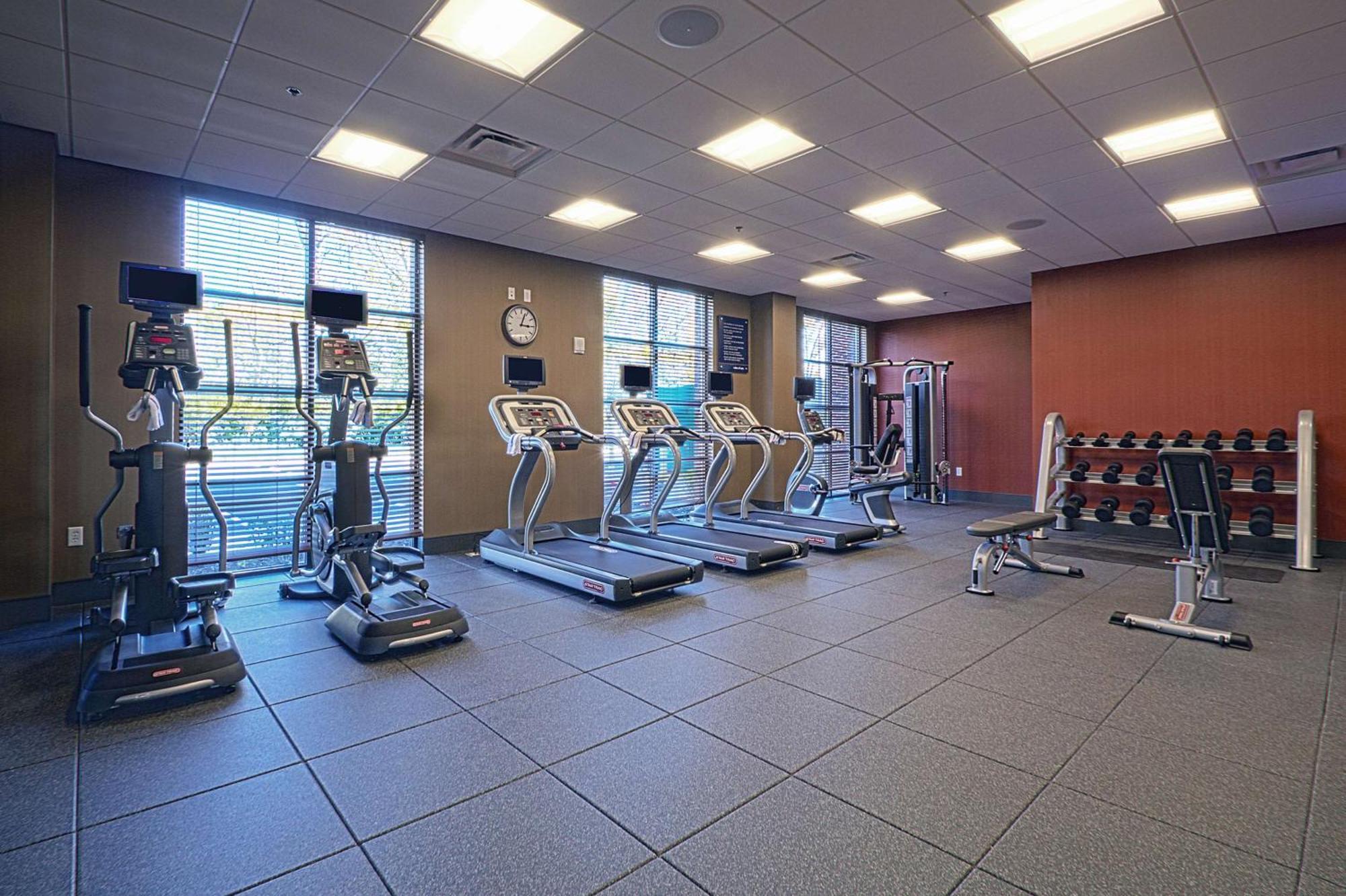 Hampton Inn & Suites Columbus/University Area Exteriör bild