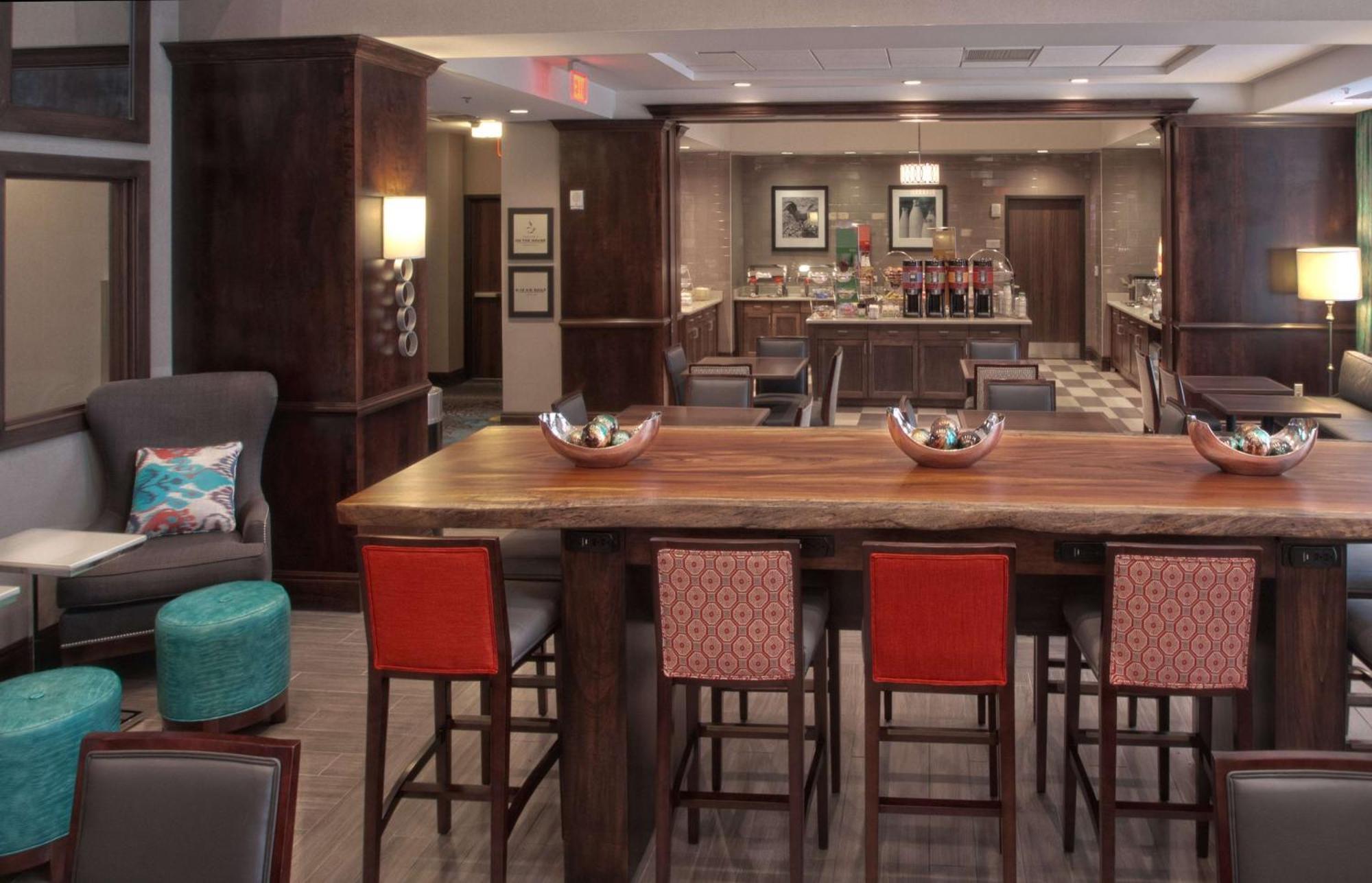 Hampton Inn & Suites Columbus/University Area Exteriör bild