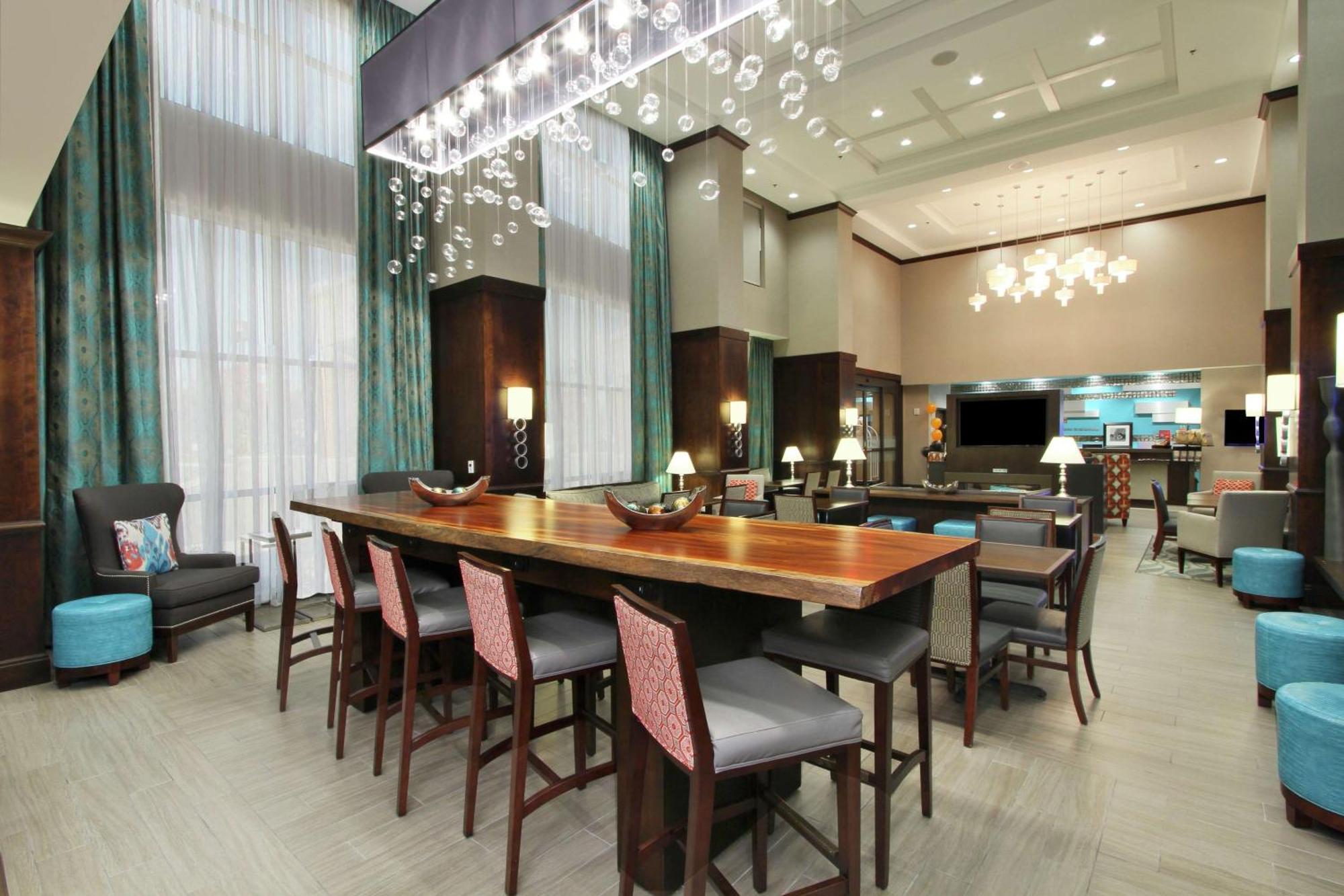 Hampton Inn & Suites Columbus/University Area Exteriör bild