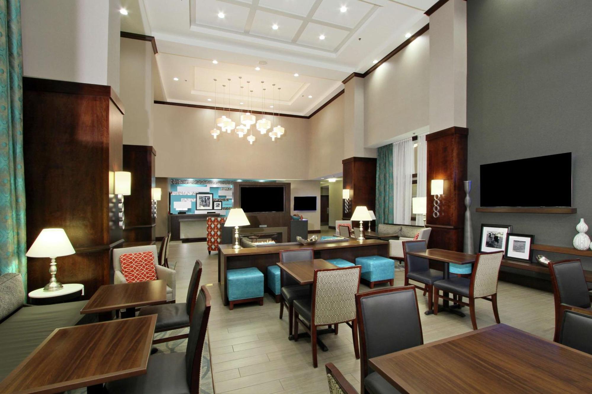 Hampton Inn & Suites Columbus/University Area Exteriör bild