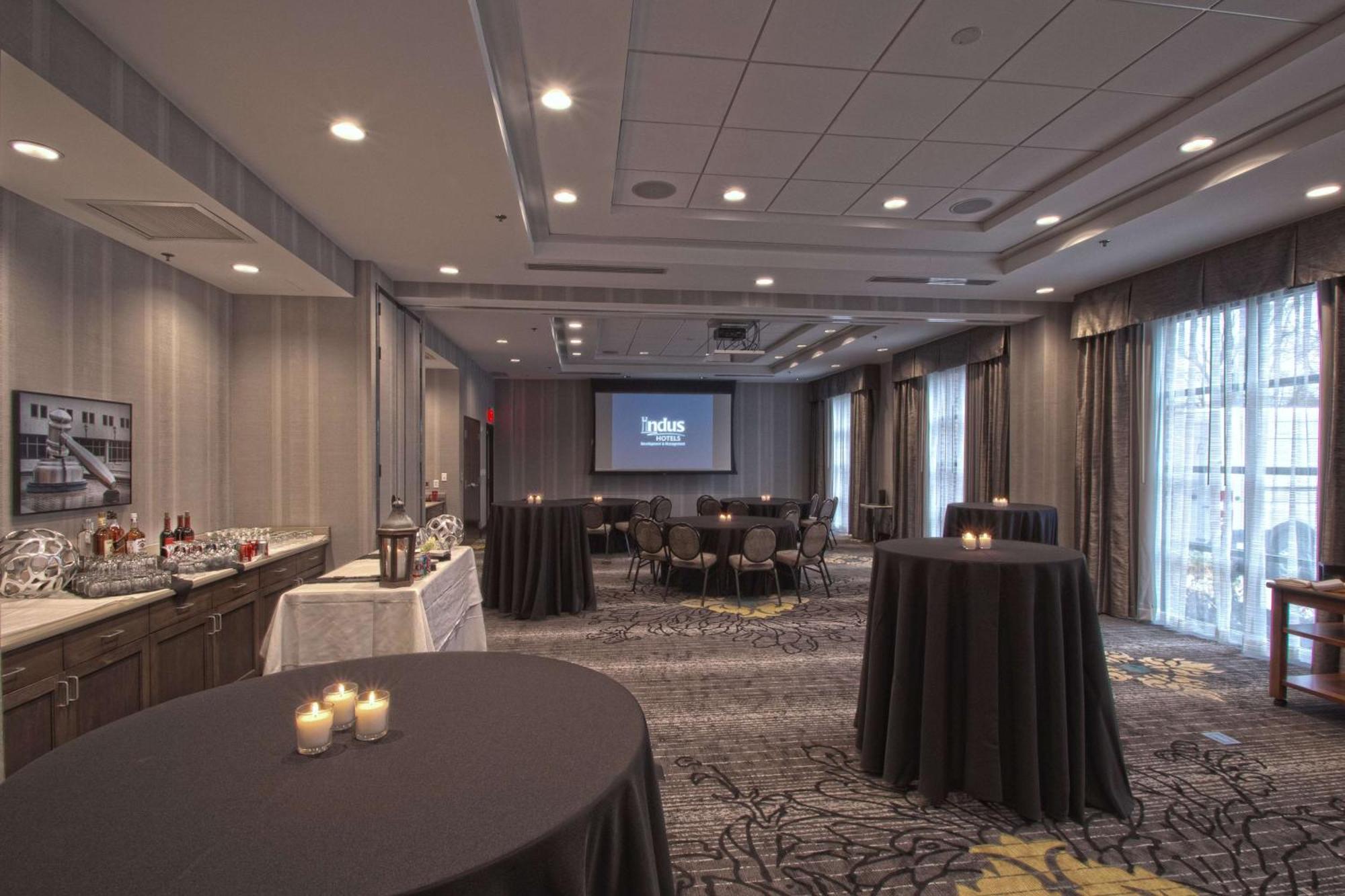 Hampton Inn & Suites Columbus/University Area Exteriör bild