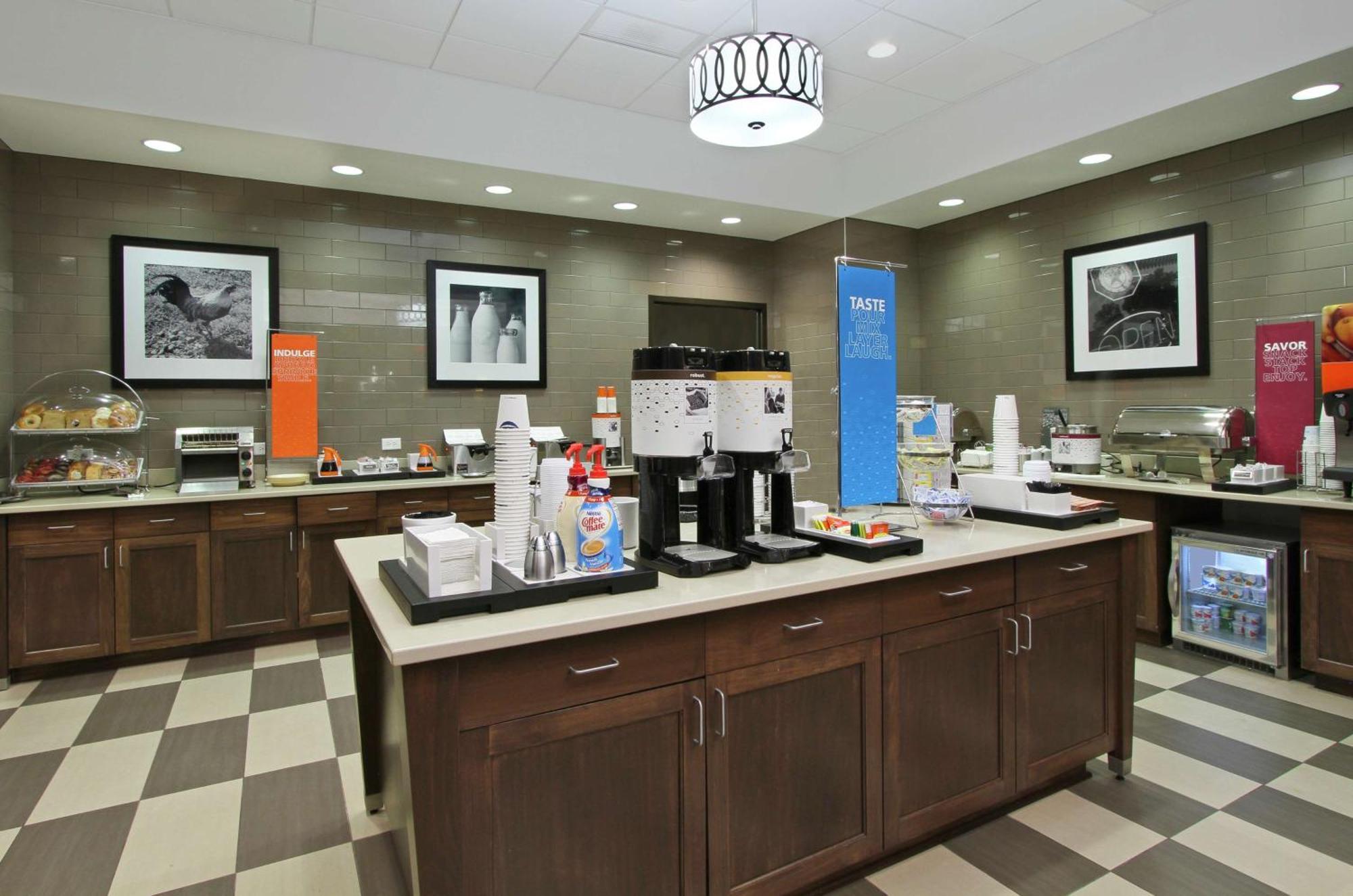 Hampton Inn & Suites Columbus/University Area Exteriör bild